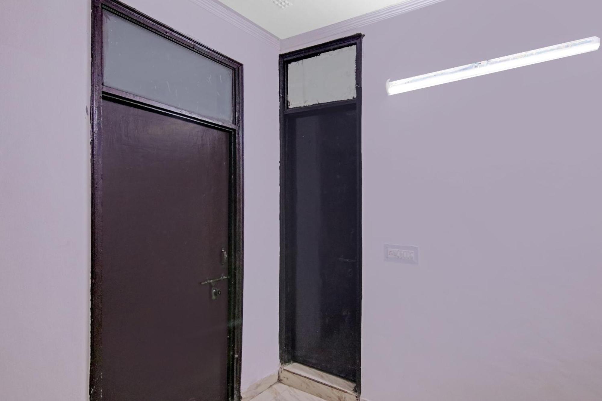 Hotel O Chaudhary Villa New Delhi Exterior photo